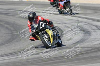 media/Dec-01-2025-Moto Forza (Mon) [[2daa91e15f]]/2-Intermediate Group/Session 2 (Turns 9 and 10)/